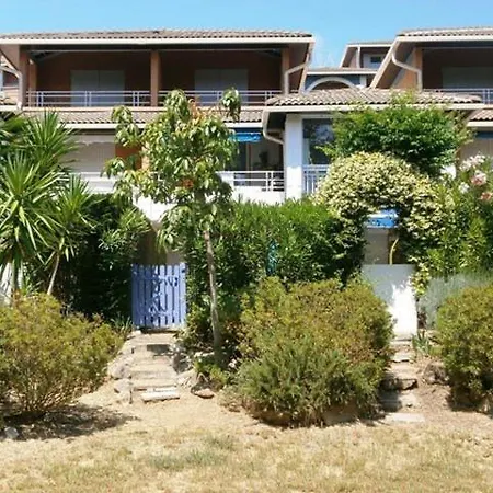 Ce040-g076 2 Pieces 6 Couchages *