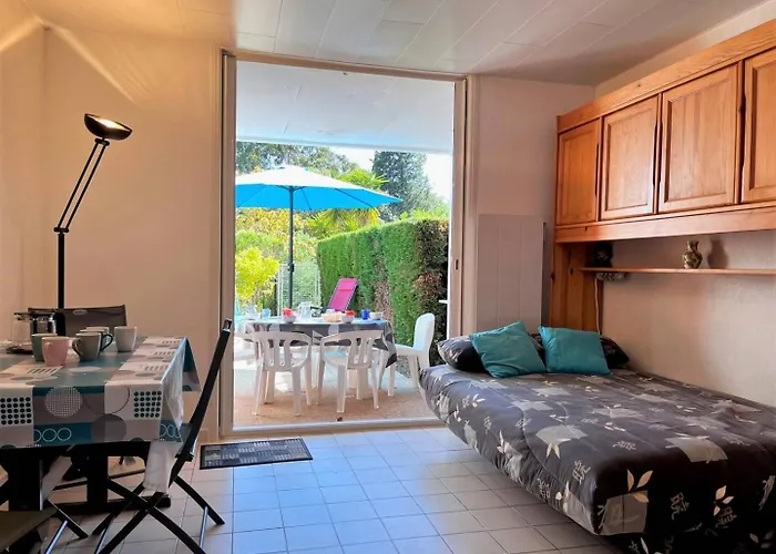 Ce040-g076 2 Pieces 6 Couchages *